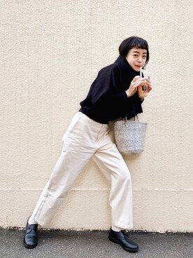 Kanoco is wearing Dot＆Stripes CHILD　WOMAN "【WEB限定商品】AMOSSAミラノリブ BIGパフハイネックニット"