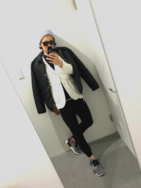 Donnie is wearing adidas "オリジナルス エヌ エム ディー [NMD_R1 PK］"
