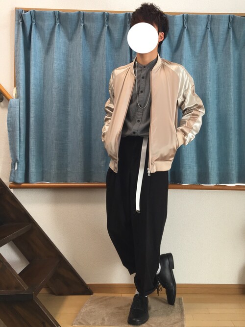 kou is wearing STUDIOUS "STUDIOUS トリアセテートサテンスカジャン 【先行予約】"