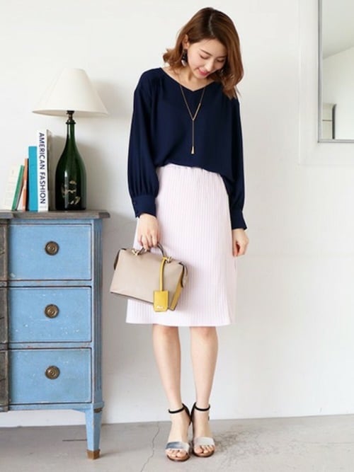 N. Natural Beauty Basic* OFFICESIKAさんのシャツ/ブラウス「◆ジョーゼットVネックボリュームスリーブブラウス(N.(N. Natural Beauty Basic)|エヌ(エヌ ナチュラルビューティーベーシック) )」を使ったコーディネート