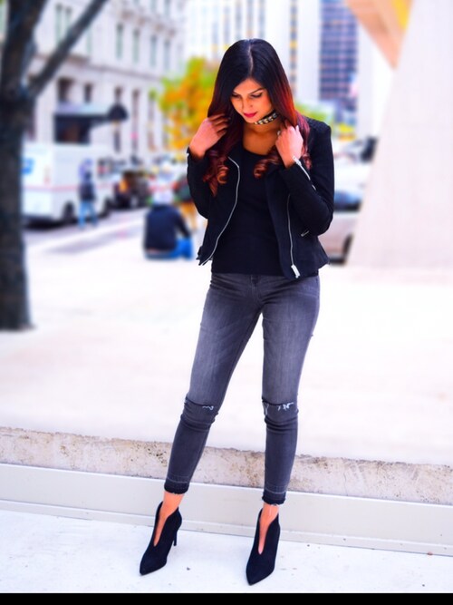 Ayesha Sid is wearing EXPRESS "Express high waisted distressed knee and hem ankle jean legging"