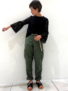 BEAUTY&YOUTH UNITED ARROWS｜Shiori Maezawa使用「BEAUTY&YOUTH UNITED ARROWS（＜TORRAZZO DONNA＞レースブラウス）」的時尚穿搭