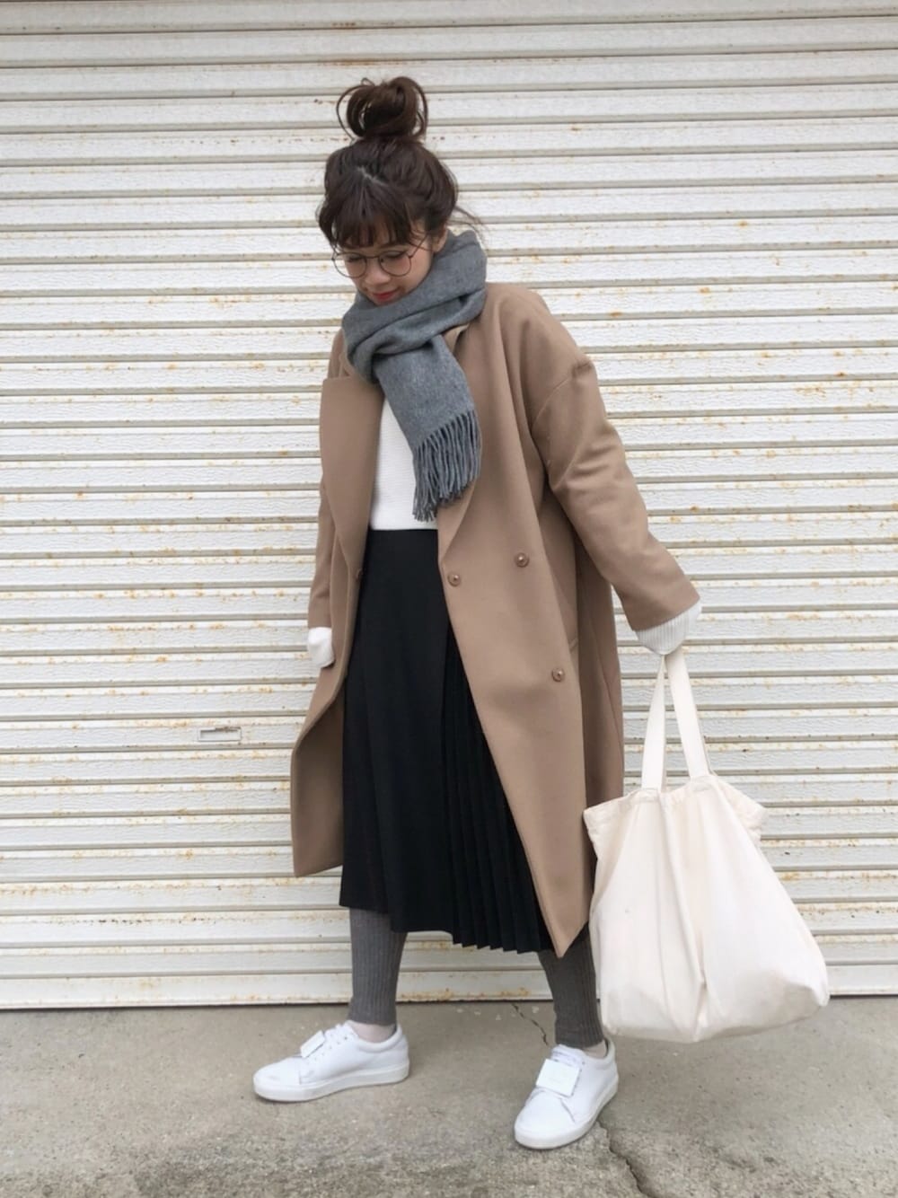 大きめでシンプルなレディース白トート