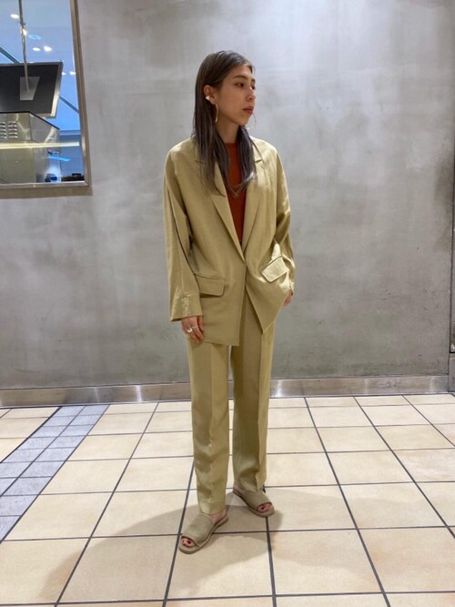 HIROYO使用「CAMINANDO（【別注】＜CAMINANDO＞スエードスライダーサンダル）」的時尚穿搭
