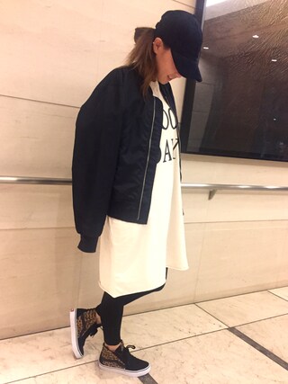 SHiORi is wearing Ungrid "ヴィンテージナイロンMA-1"