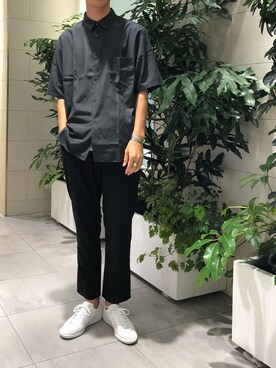 Sho Matsumoto使用「URBAN RESEARCH（リヨセル/コットン オーバーシャツ）」的時尚穿搭