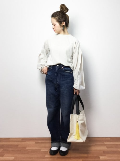 ZOZOTOWNisaさんのTシャツ/カットソー「オーガンジーバルーン袖プルオーバー587-6527(merlot|メルロー)」を使ったコーディネート