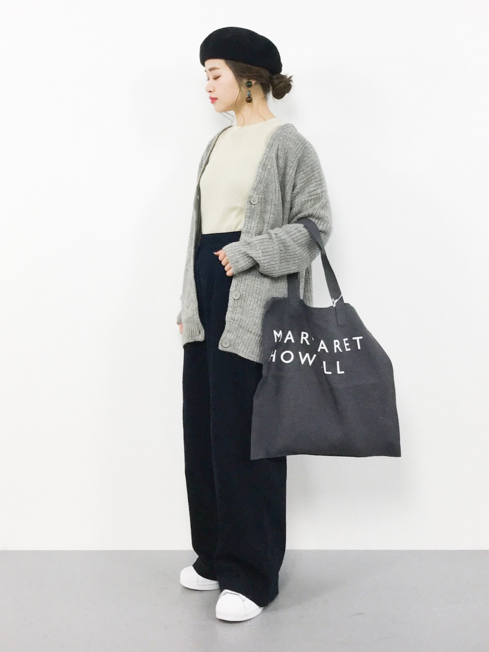 洗練。黒とグレーで大人コーデ。