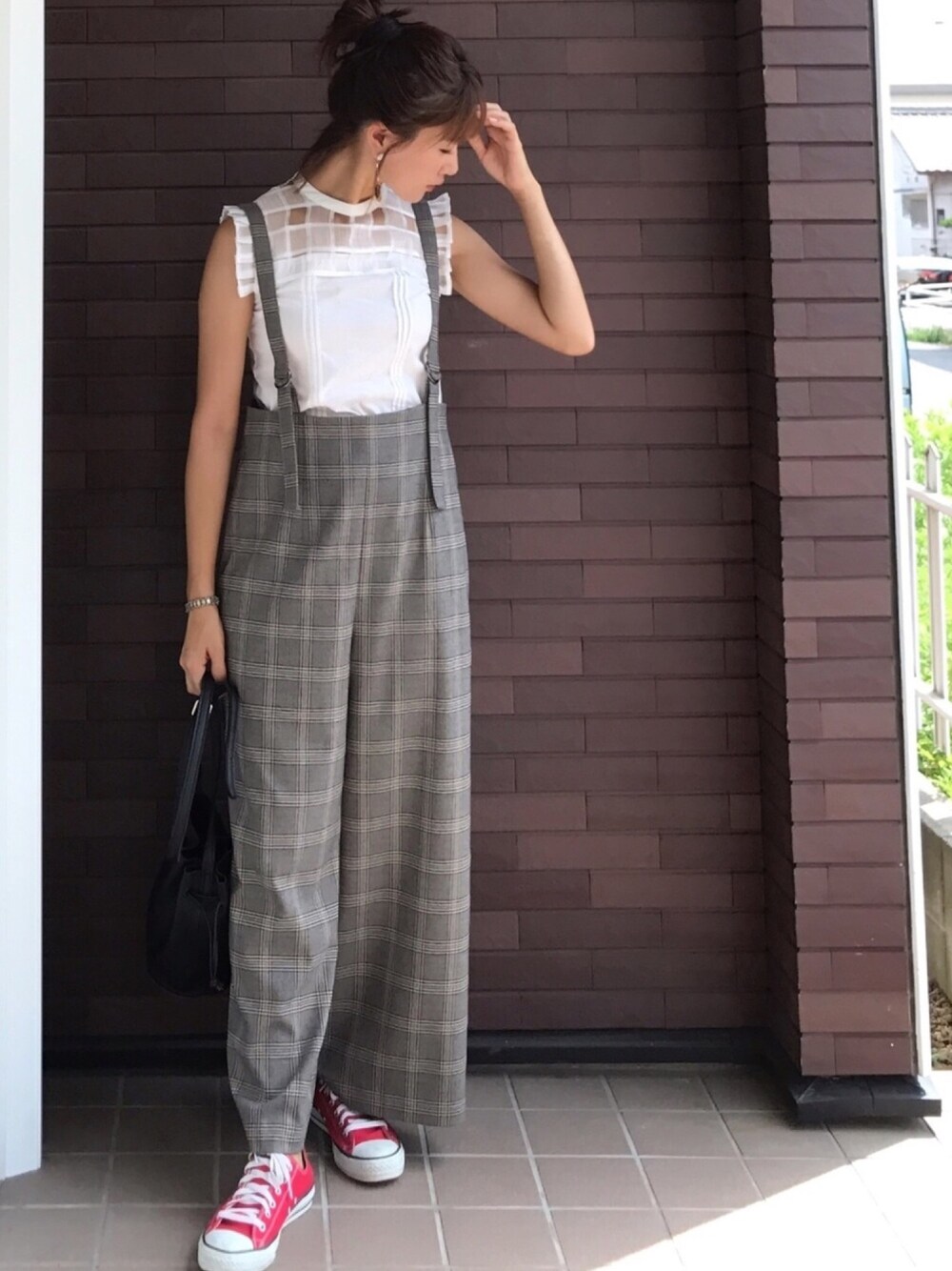 白レーストップスだけどカジュアルに