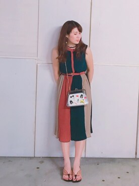 sakiko使用「REDYAZEL（プリーツバイカラーシャツワンピース◆）」的時尚穿搭