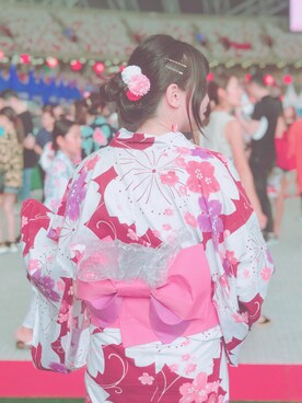 アンドリーナ🇸🇬 is wearing GRL "3点セットラメ入りにじみ桜浴衣"