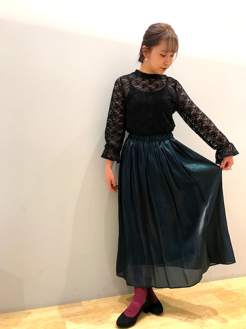 アクセントカラーは足元に!