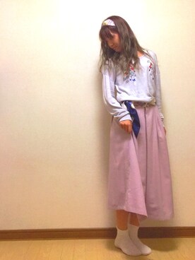 Saya Mihara使用「PAGEBOY（スカ刺繍プルオーバー）」的時尚穿搭