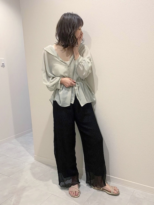 きりまるさんの「クレープシアーパンツ(Crisp)」を使ったコーディネート
