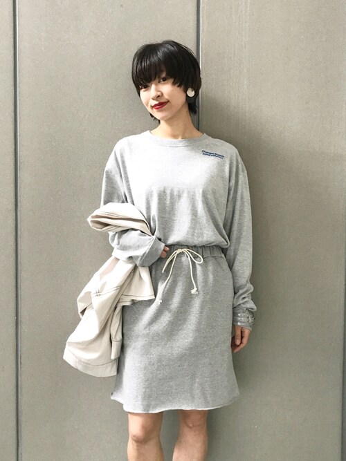 Yoshida Aoi使用「Kastane（刺繍ロングTシャツ）」的時尚穿搭