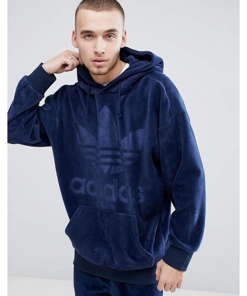 adidas(アディダス)の「adidas Originals adicolor Velour adidas(アディダス)の「adidas Originals adicolor Velour