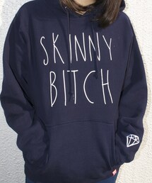 CHILD PLAYのSKINNY BITCHパーカー！(パーカー)