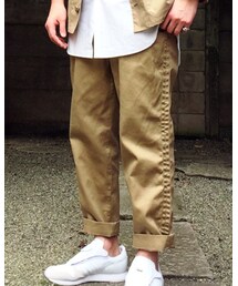 District | チノパンツ