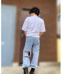 後ろは膕（ひかがみ）が見えるようになっています | デニムパンツ