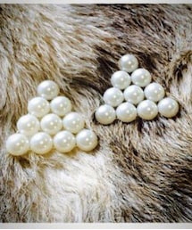 cheek party | さんかくパールピアス(ピアス（両耳用）)