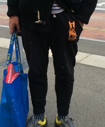 Reign | ブサカワな犬がアイコンのreign のスウェットパンツ！
テーパード めっちゃくちゃ効いてます。
(その他パンツ)