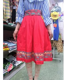  | ヨーロッパ製 赤×裾＆ベルトネイティブ柄スカート W-64cm(スカート)