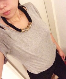 造型領口挖洞上衣(Tシャツ/カットソー)