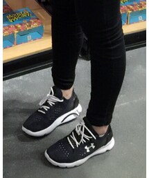 UNDER ARMOUR | スニーカー