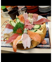 魚センターでランチ🐟 | スーパー海鮮丼✨お腹はち切れそうでした😂(その他)