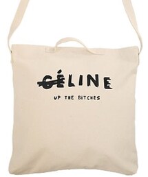 Michael Agwunobi | キャンパス生地に"Ce Line Up the Bitches"とプリントされた3wayトートバッグ。マイケルアグノビ(Michael Agwunobi)らしいCELINEのパロディが効いていて丈夫で使いやすく、持ち手でトートバッグとして、肩ひもでショルダーバッグ、二つ折にしてクラッチスタイルとしてもオシャレに使える3wayタイプ。(エコバッグ/サブバッグ)