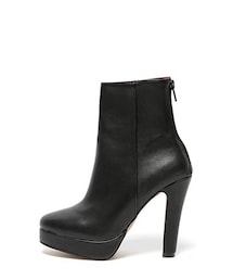 オールブラックスリムヒールショートブーツ(ブーツ)