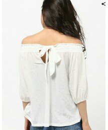 オフショルダー後ろ | Tシャツ/カットソー