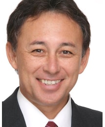 玉城デニー氏 | 雑誌