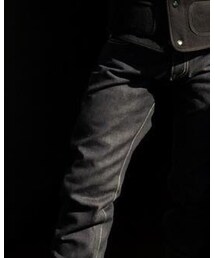 ROUGH and RUGGED | デニムパンツ