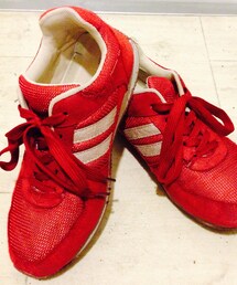 赤スニーカー
(スニーカー)