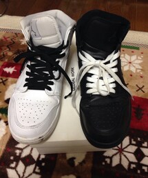 NIKE | ナイキのジョーダンの黒と白を片方ずつ履いてみました。(スニーカー)