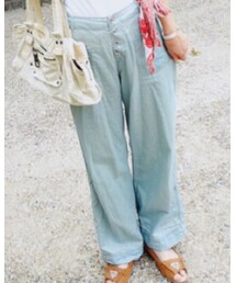 on the couch | パンツ