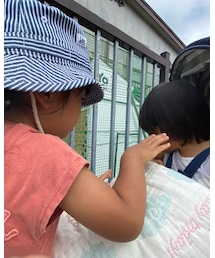 ヤギにビビってるmiiちゃんをなだめるも、自分が一番ビビってる🤣💔 | その他