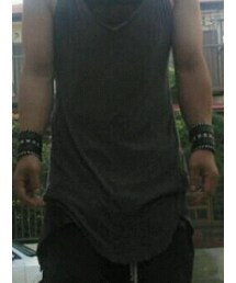 ダミールドーマ | トップス