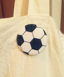 H tokyo | サッカーボールのカンバッジ(ブローチ/コサージュ)