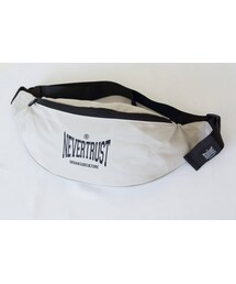 NEVER TRUST | NEVERTRUST（ネバートラスト）　　WAIST BUM BAG ウエストポーチ WHT(ボディバッグ/ウエストポーチ)