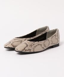 AMERICAN HOLIC | パイソンスリムスクエアトウVカットフラットパンプス　＊(パンプス)