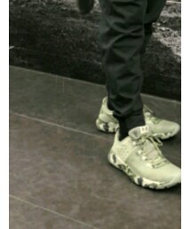 UNDER ARMOUR | スニーカー