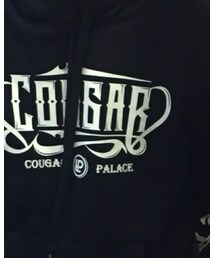 COUGAR X PALACE 聯名酷炫藍夜光帽T | Tシャツ/カットソー