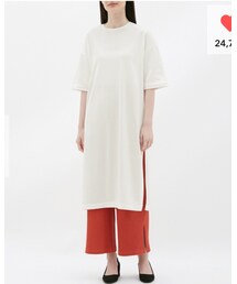 GU | スリットTワンピ。大きめのＭサイズ着用。(ワンピース)