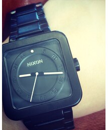 NIXON | riot(アナログ腕時計)