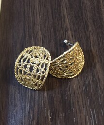 宝石屋さんの隅っこに置いてありました。 | ゴージャスピアス。(ピアス（両耳用）)