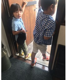 理容室で。長男、次男はカットしました。 | おもちゃ