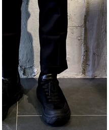 initial | スニーカー