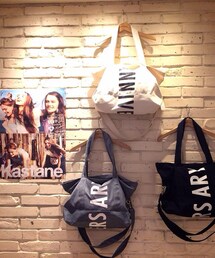 Kastane | Kastane magazine bag !!!!

3色で好評発売中♡
(ショルダーバッグ)